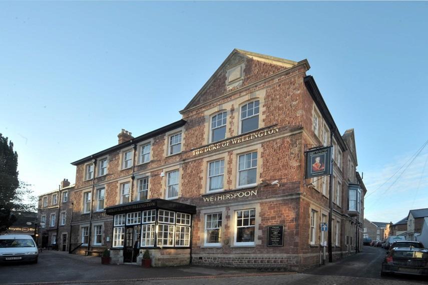 Hotel The Duke Of Wellington Wetherspoon Minehead Exterior foto